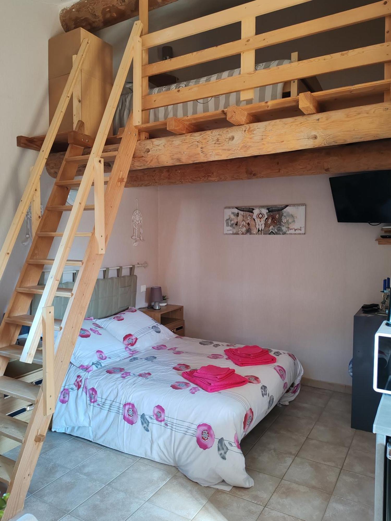 Gîte dans villa provençale sous les pins Uchaux Extérieur photo