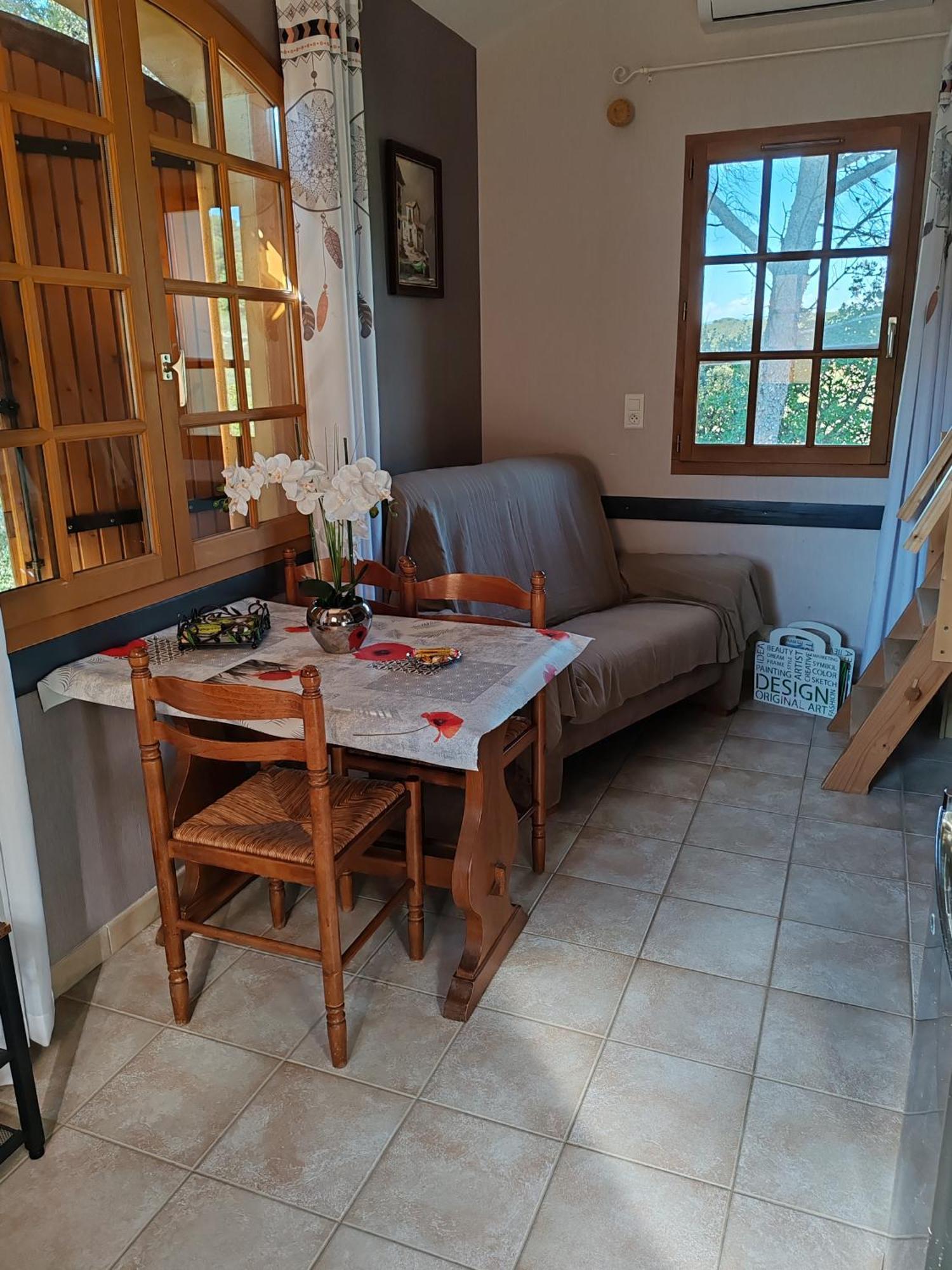 Gîte dans villa provençale sous les pins Uchaux Extérieur photo